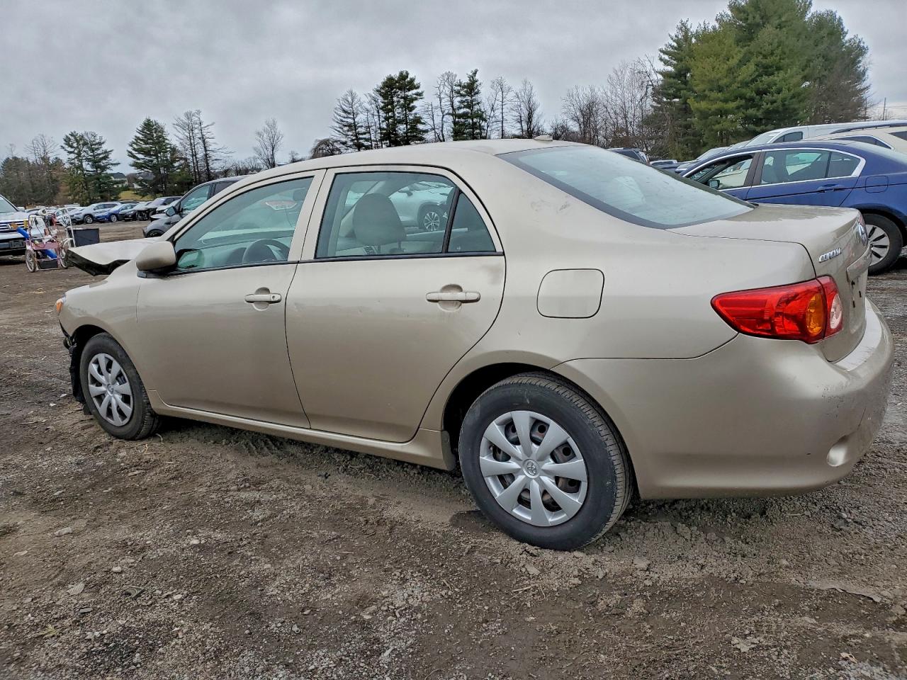 Toyota Corolla Base Image 10