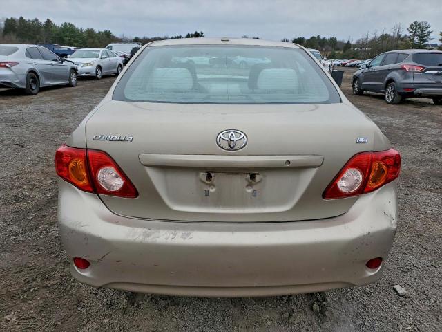 Toyota Corolla Base Image 9