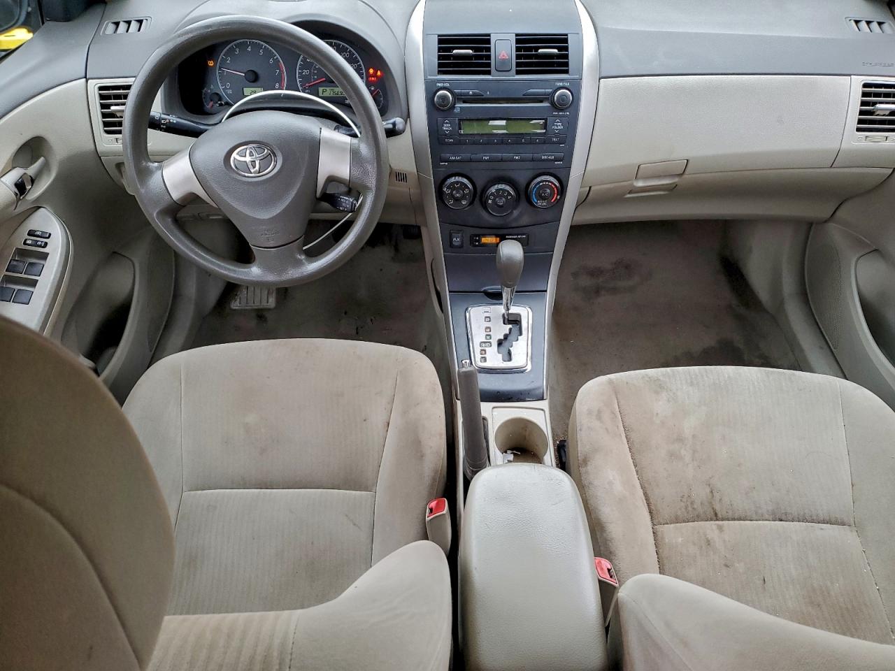 Toyota Corolla Base Image 6
