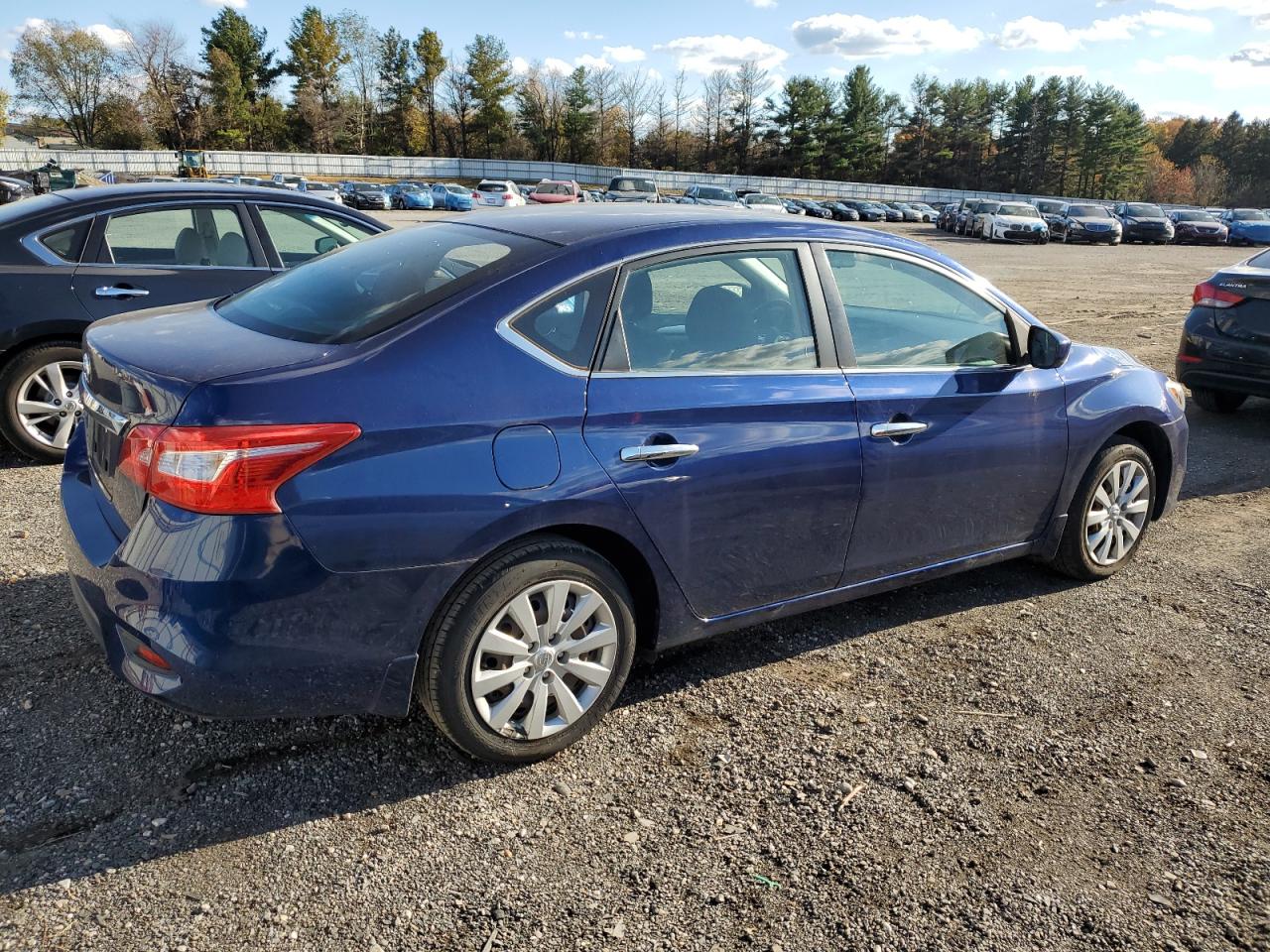 Nissan Sentra S Image 2