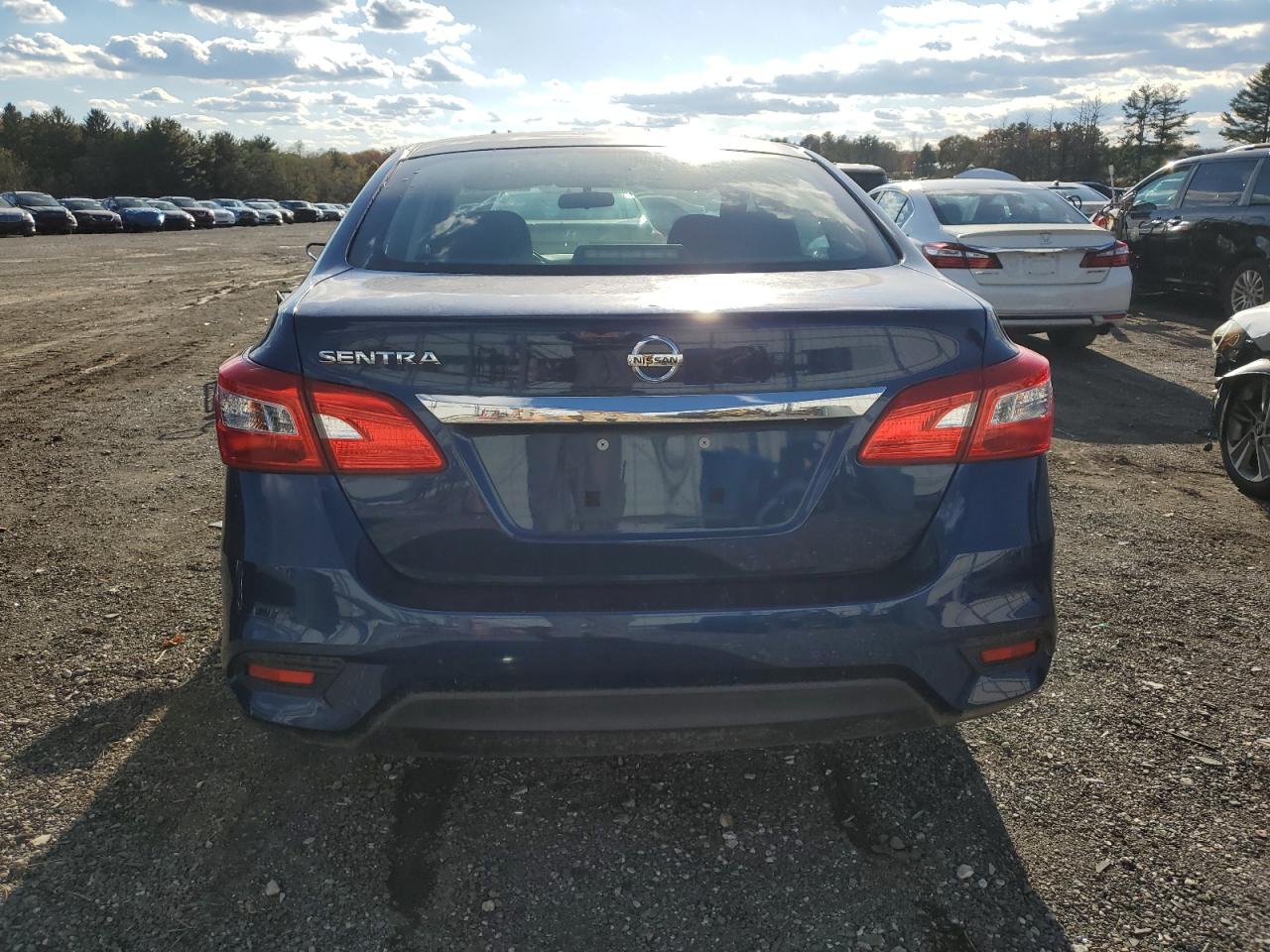 Nissan Sentra S Image 5