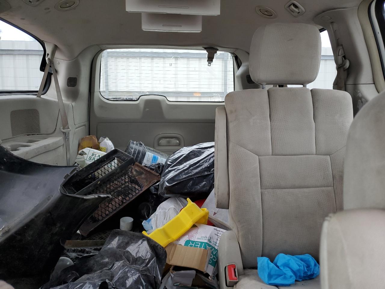 Dodge Caravan Crew Image 3