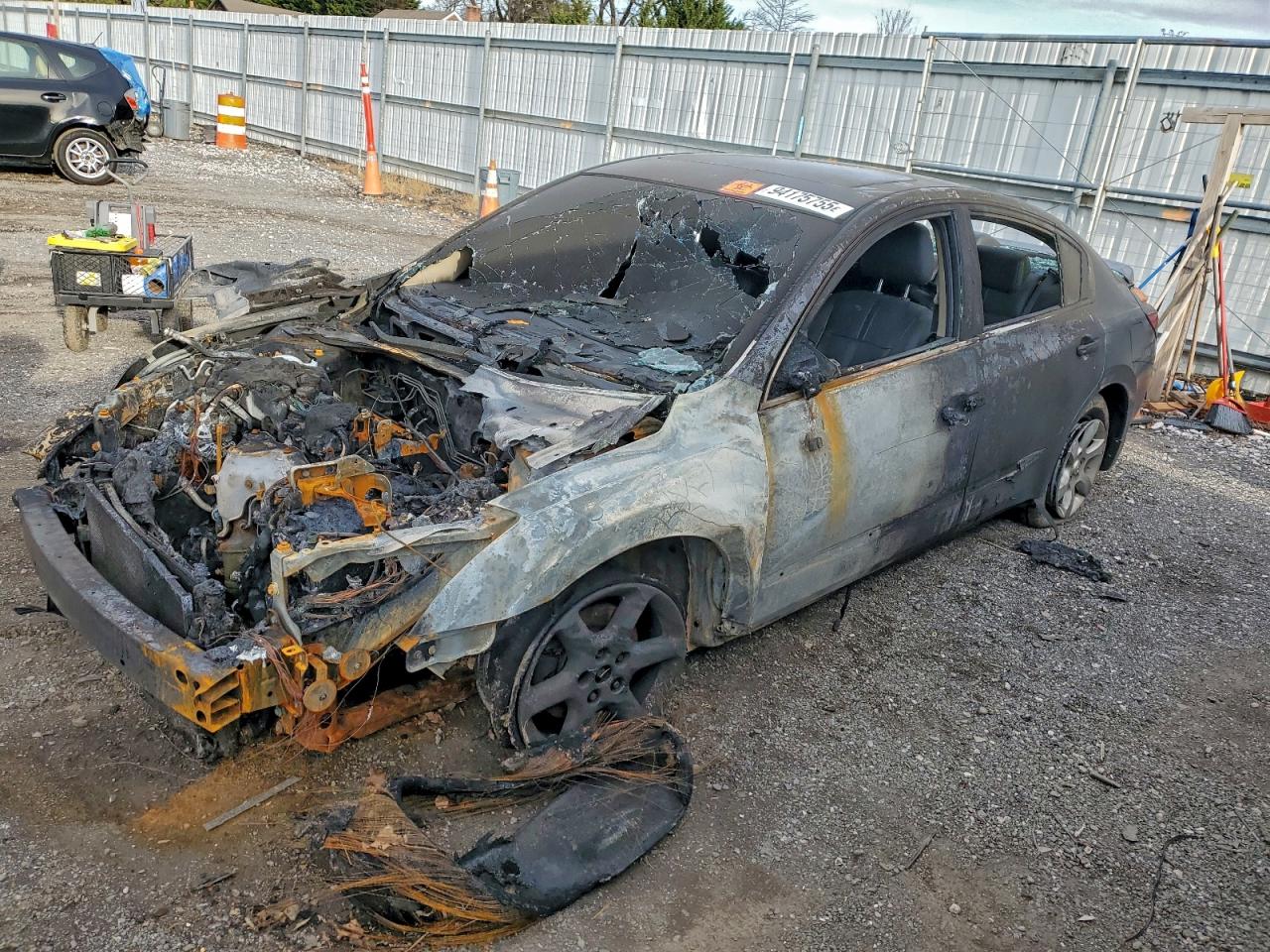 Nissan Altima 2.5 Image 1