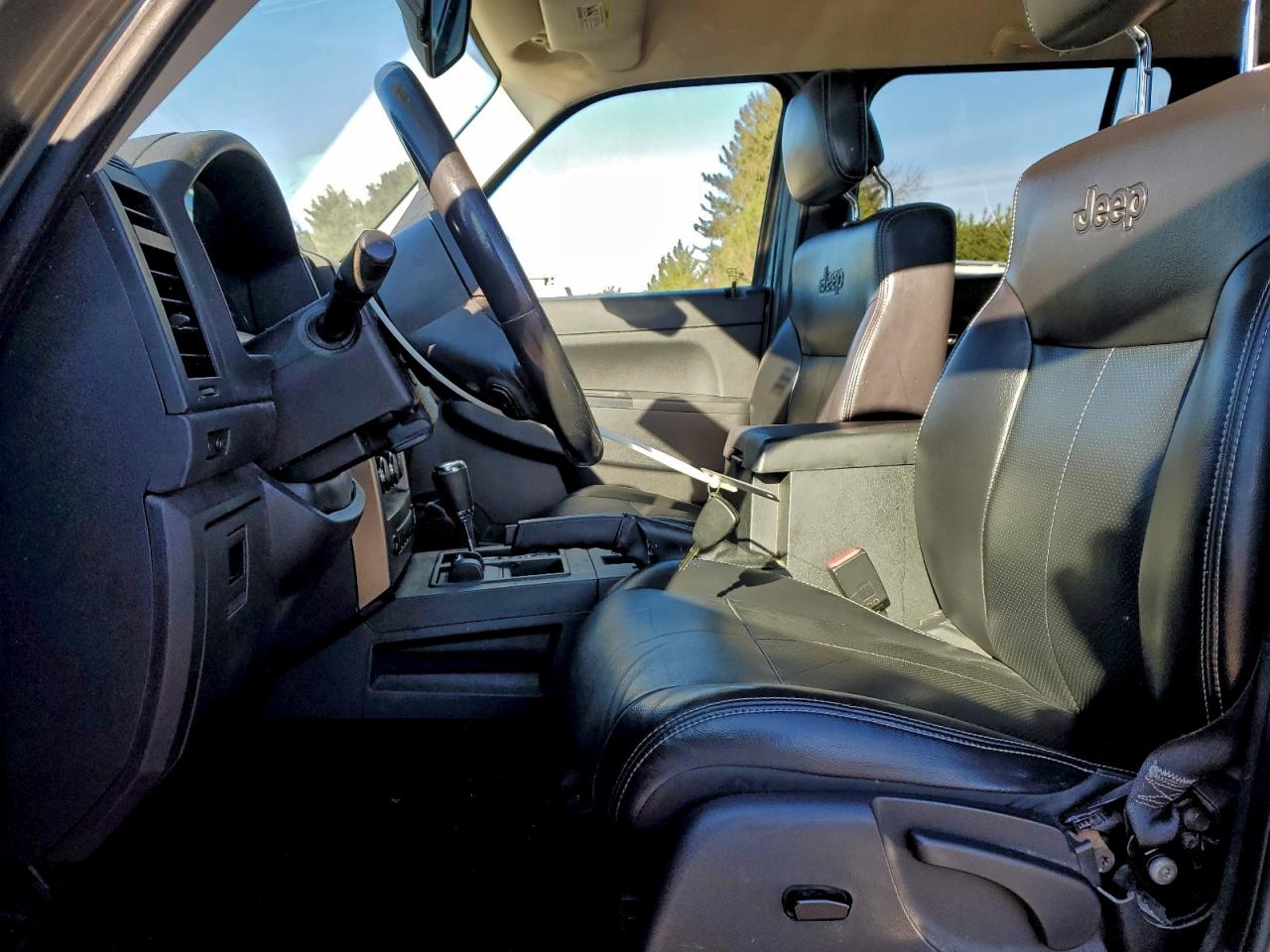 Jeep Liberty Sport Image 4