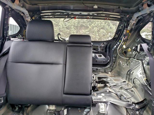 Subaru Xv 2.0 Limited Image 12