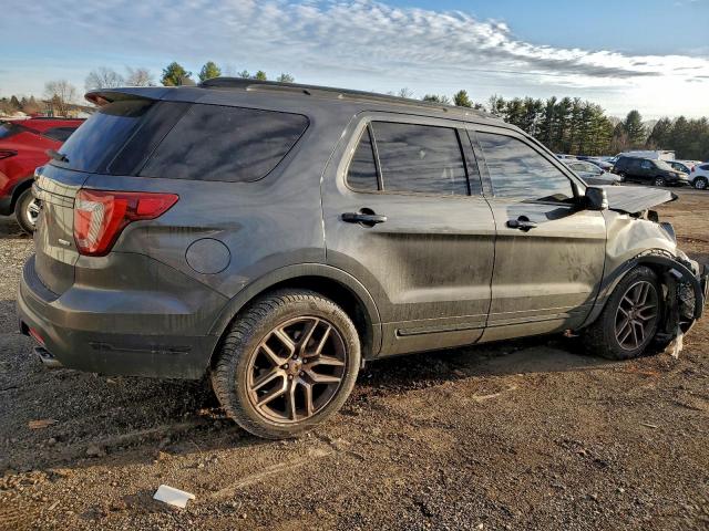 Ford Explorer Sport Image 4