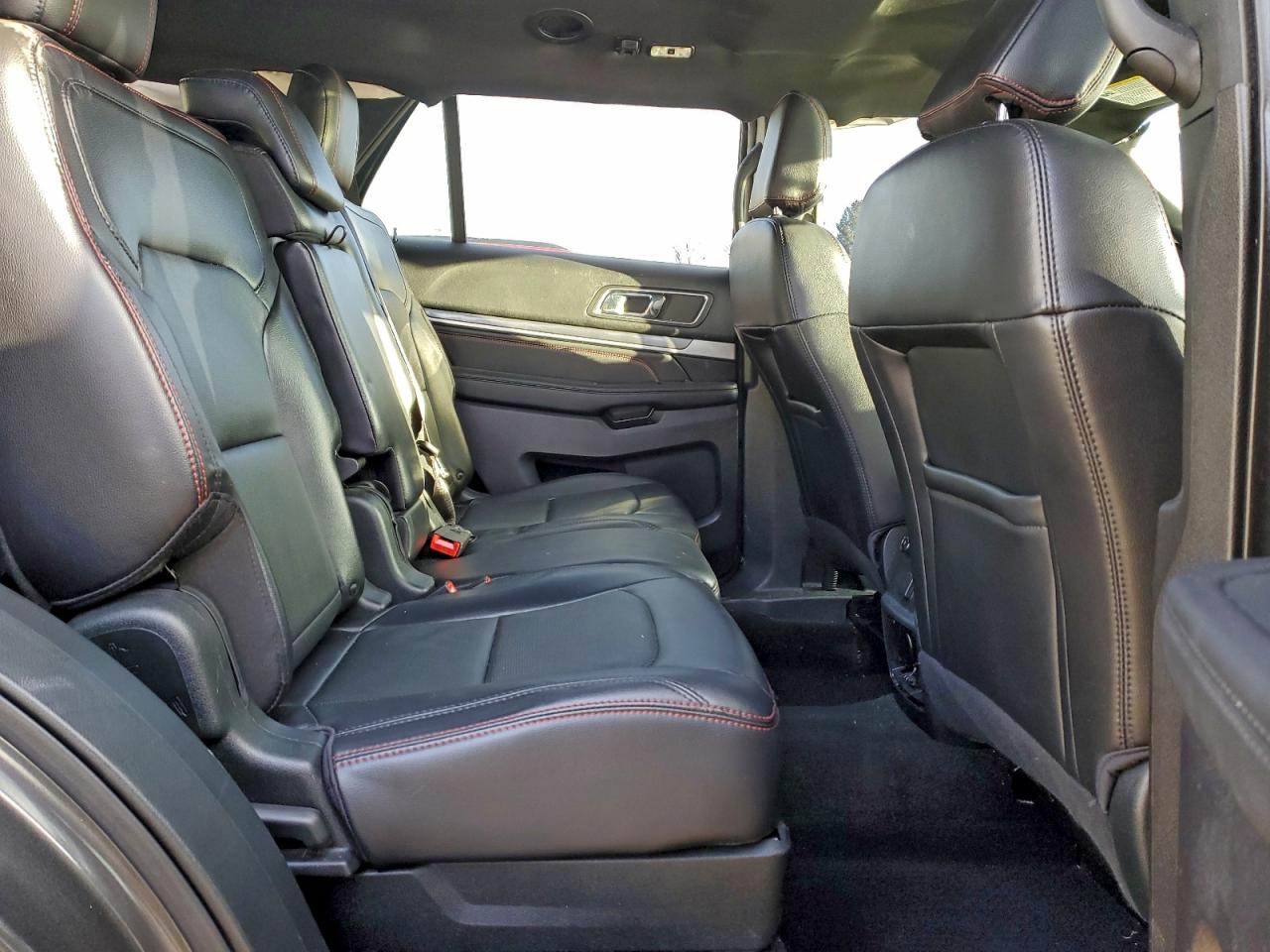 Ford Explorer Sport Image 2