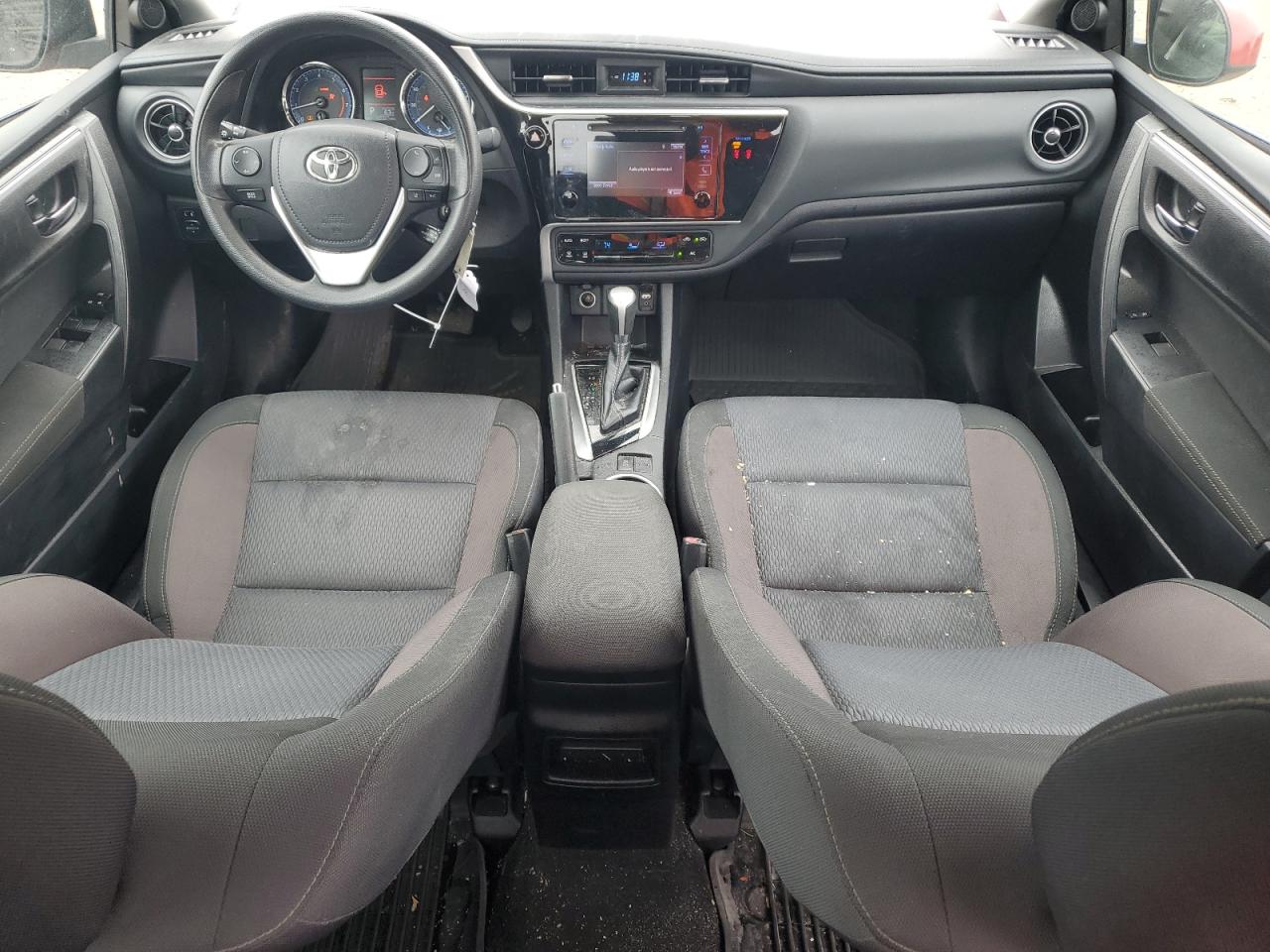 Toyota Corolla L Image 6