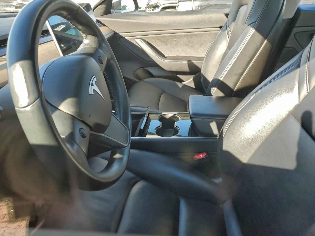 Tesla Model 3 Image 10