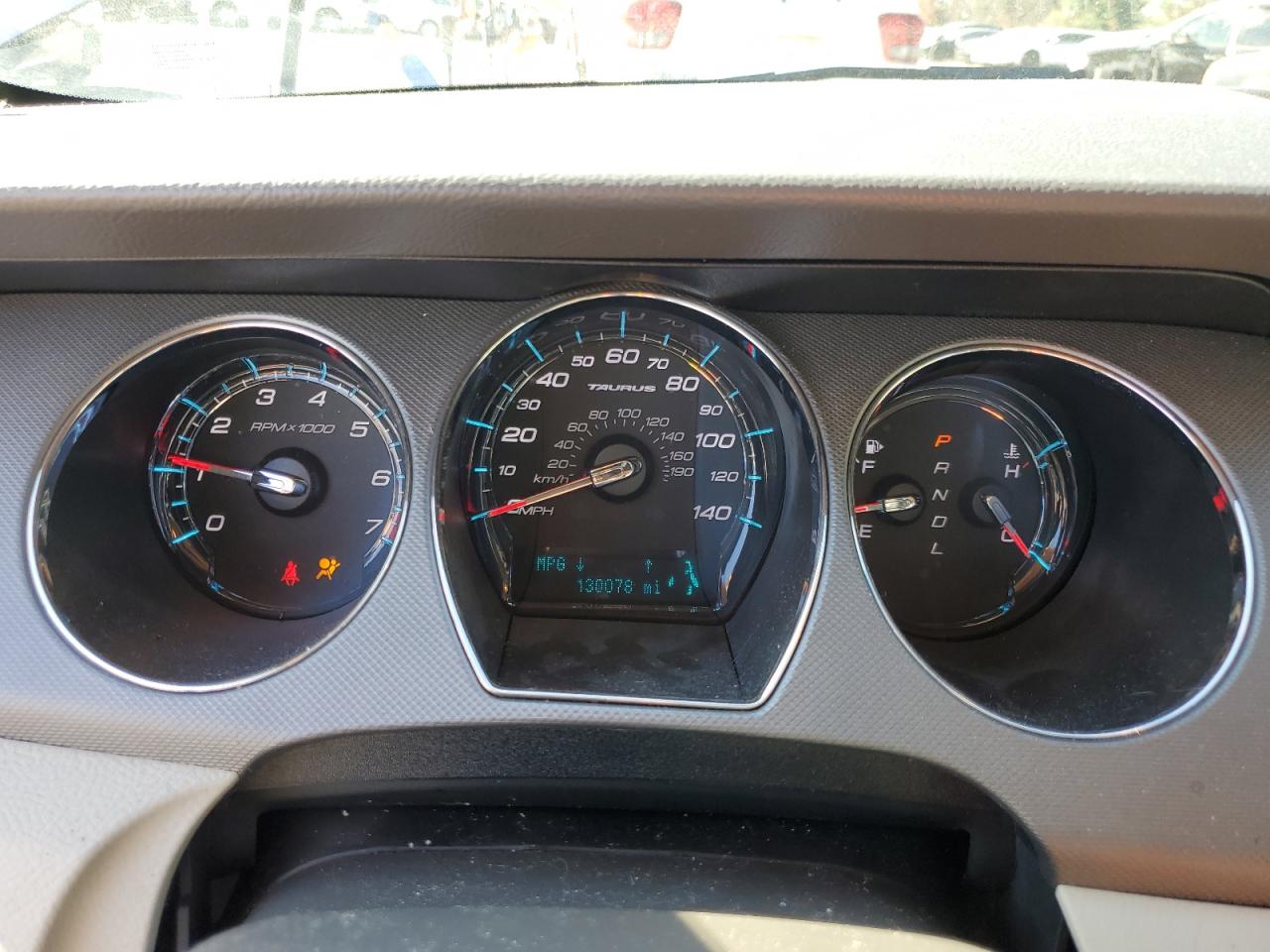 Ford Taurus Se Image 7