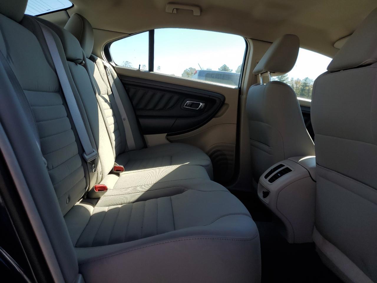 Ford Taurus Se Image 5