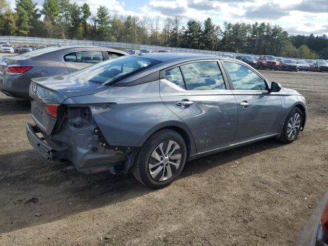 Nissan Altima S Image 2