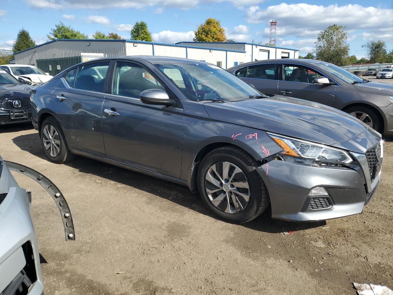 Nissan Altima S Image 10