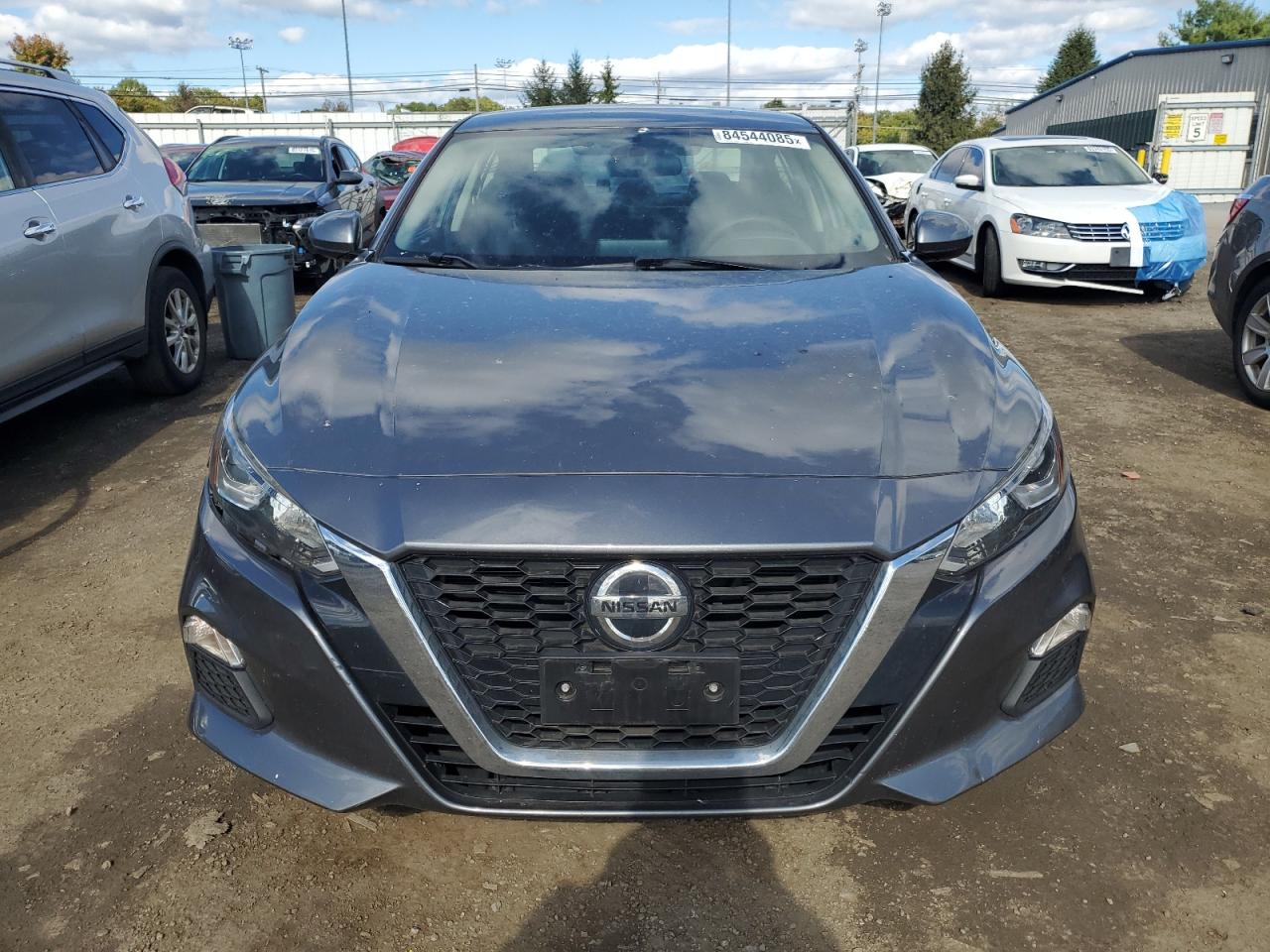 Nissan Altima S Image 9