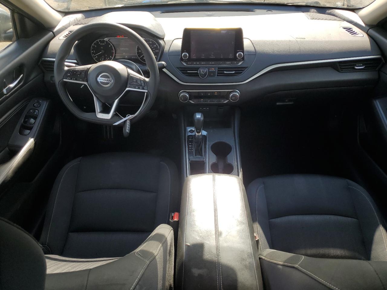 Nissan Altima S Image 6