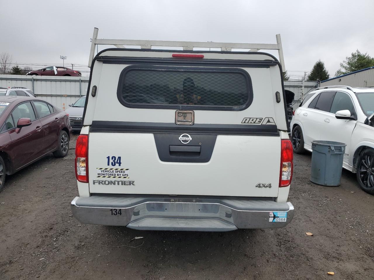 Nissan Frontier S Image 2