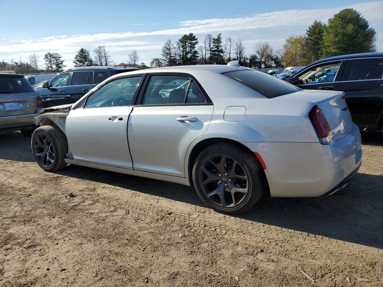 Chrysler 300 S Image 12