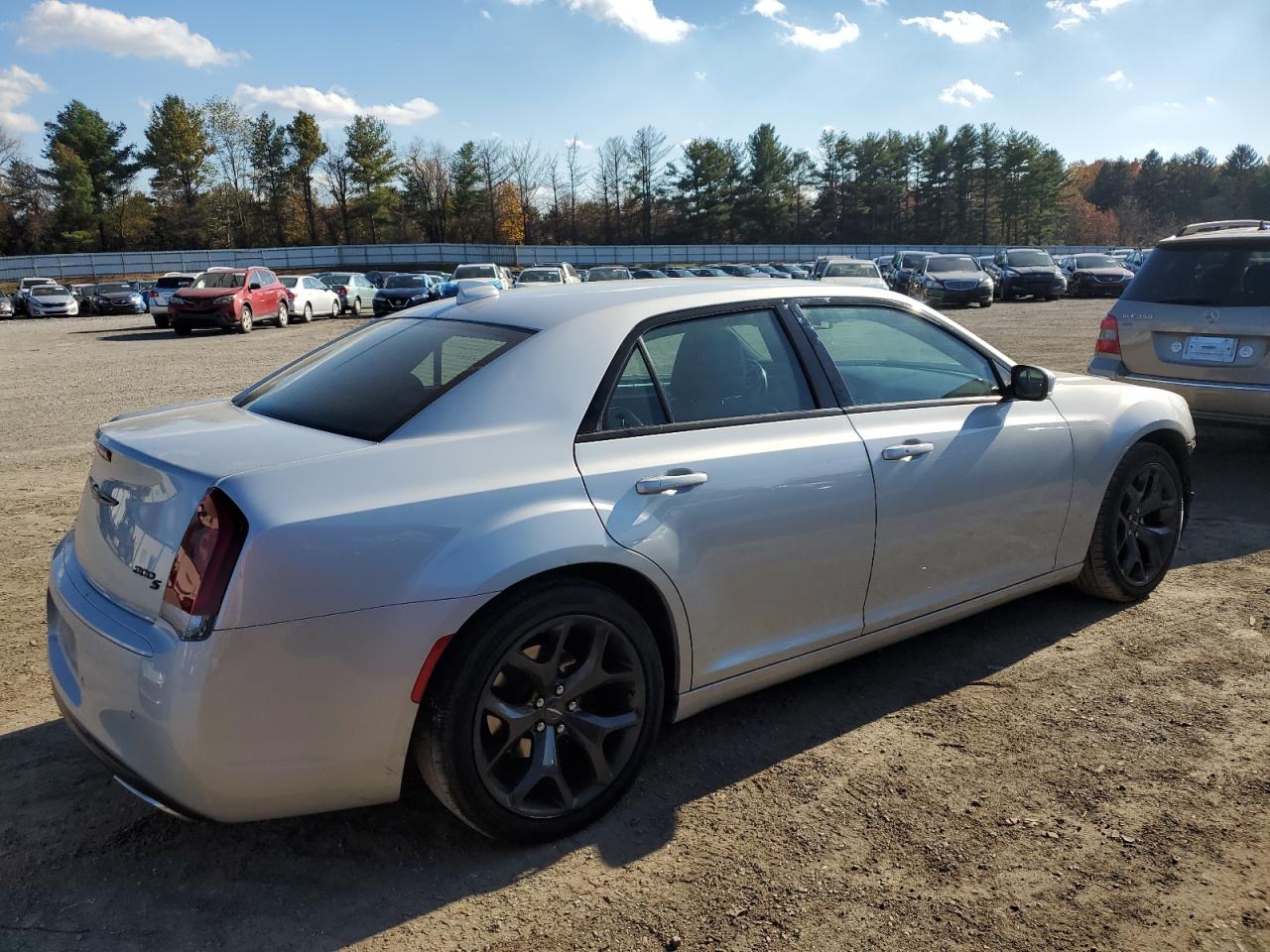 Chrysler 300 S Image 7