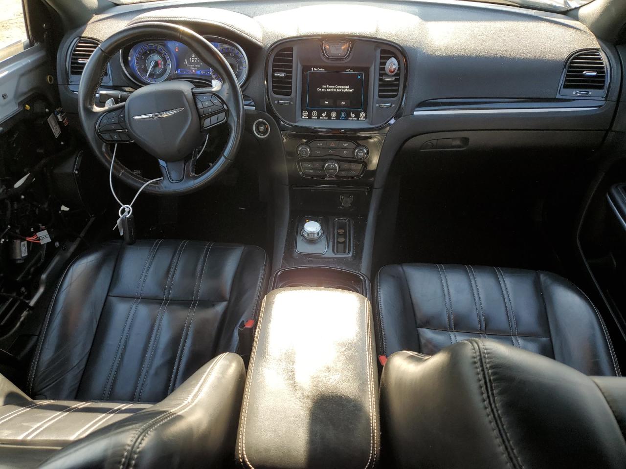 Chrysler 300 S Image 2