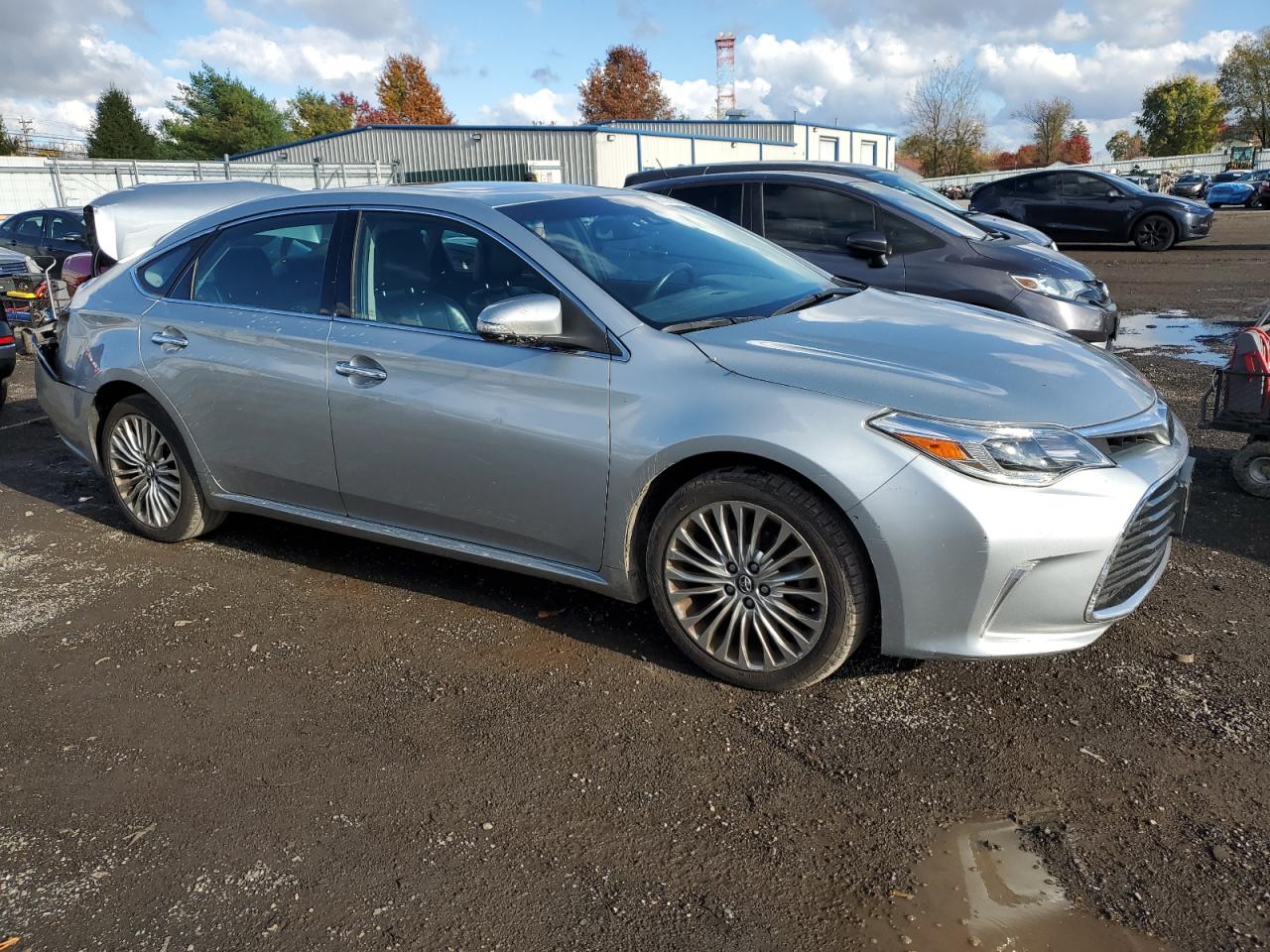 Toyota Avalon Xle Image 2
