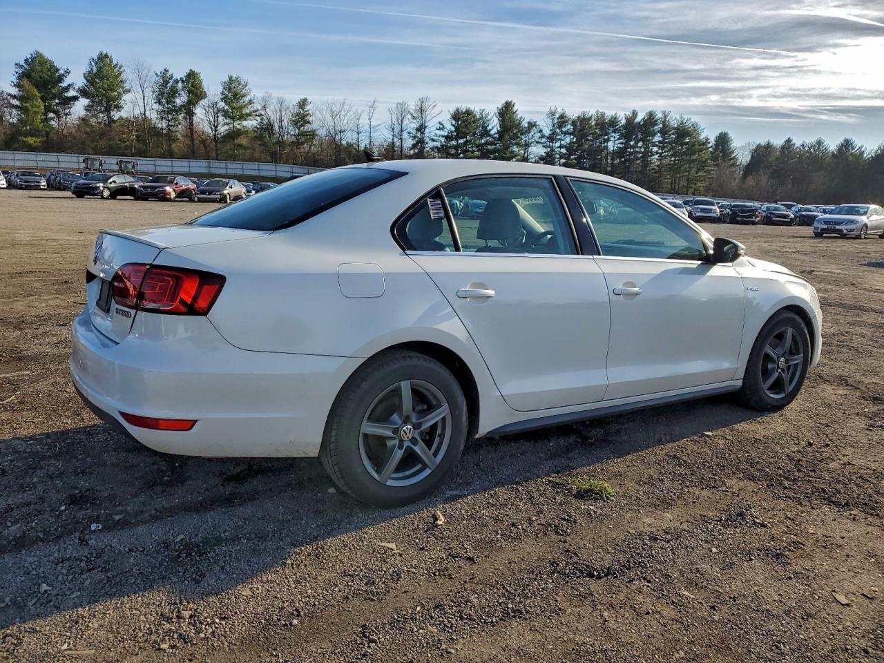 Volkswagen Jetta Hybrid Image 3