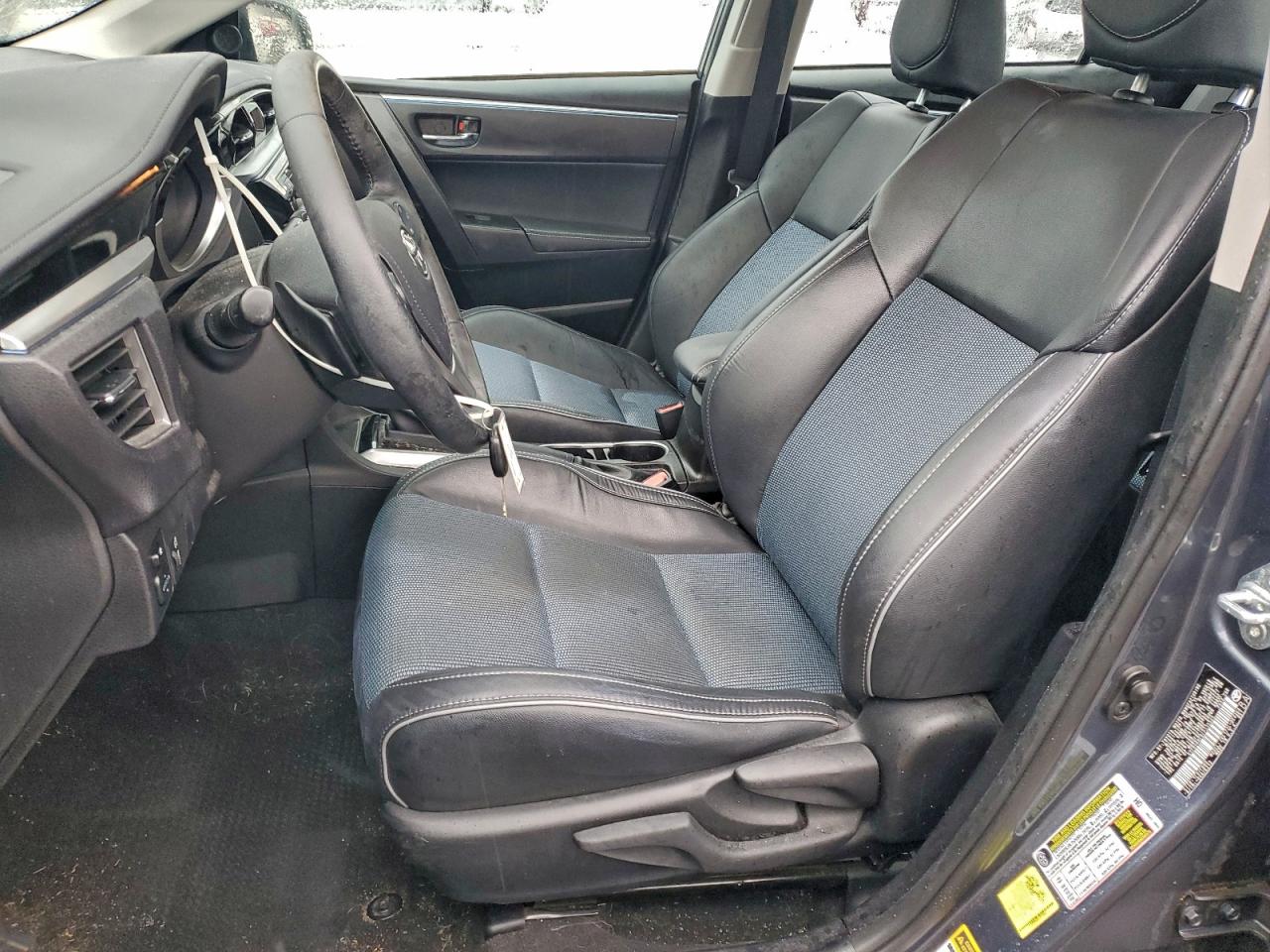 Toyota Corolla L Image 9