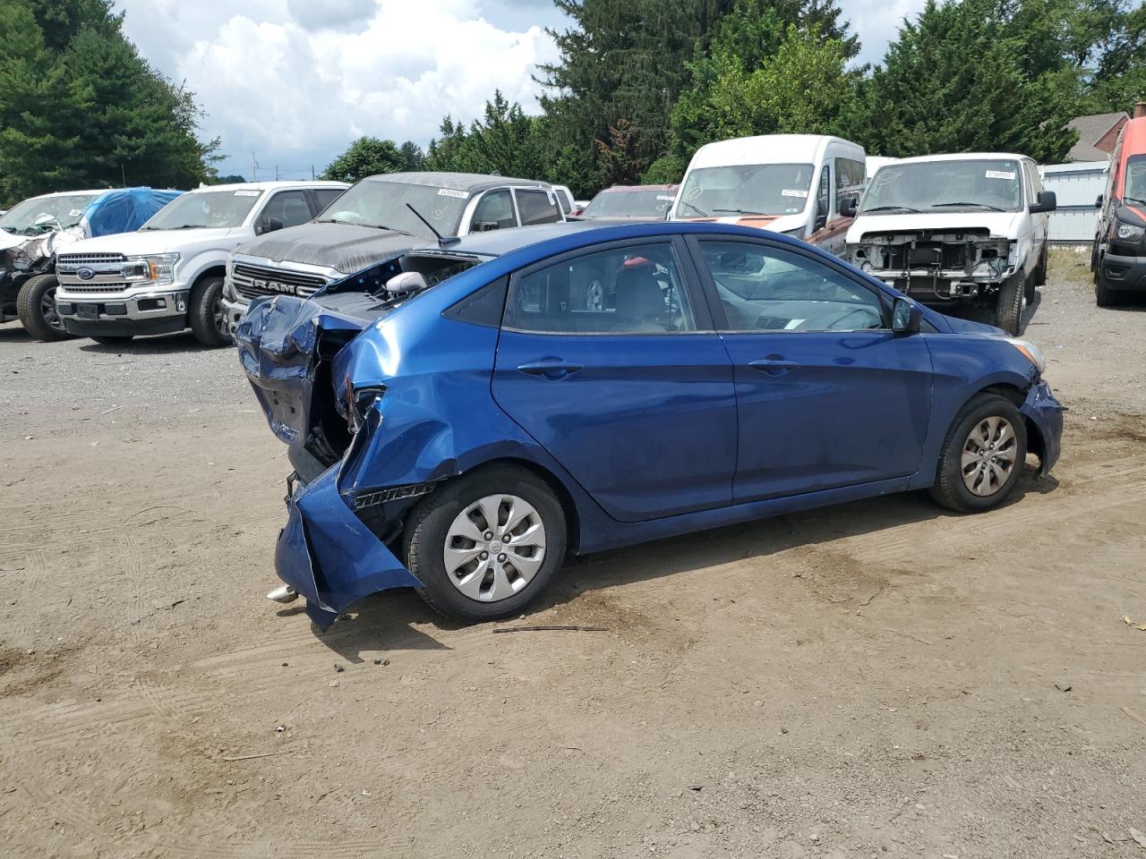 Hyundai ACCENT Gls Image 2