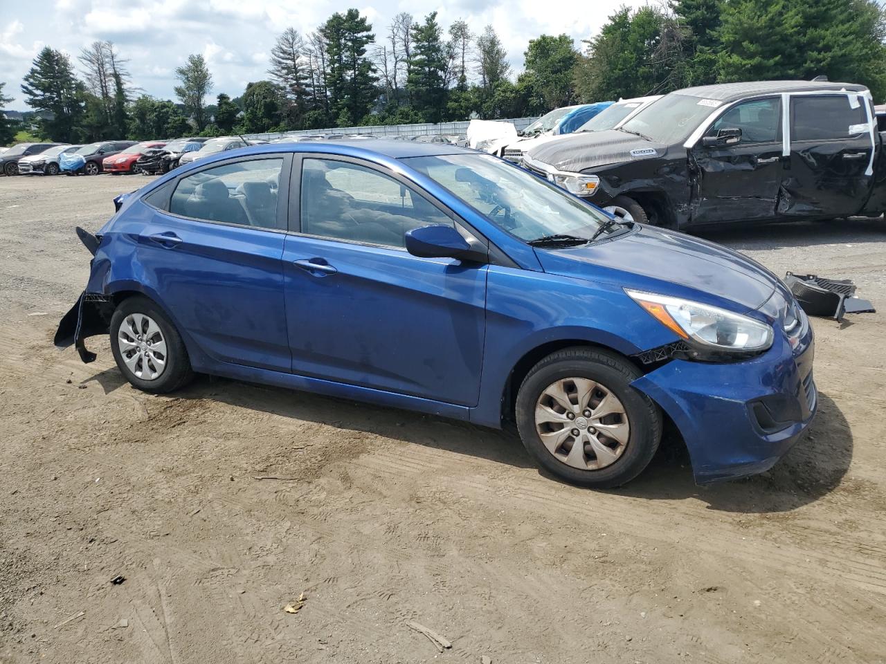 Hyundai ACCENT Gls Image 12