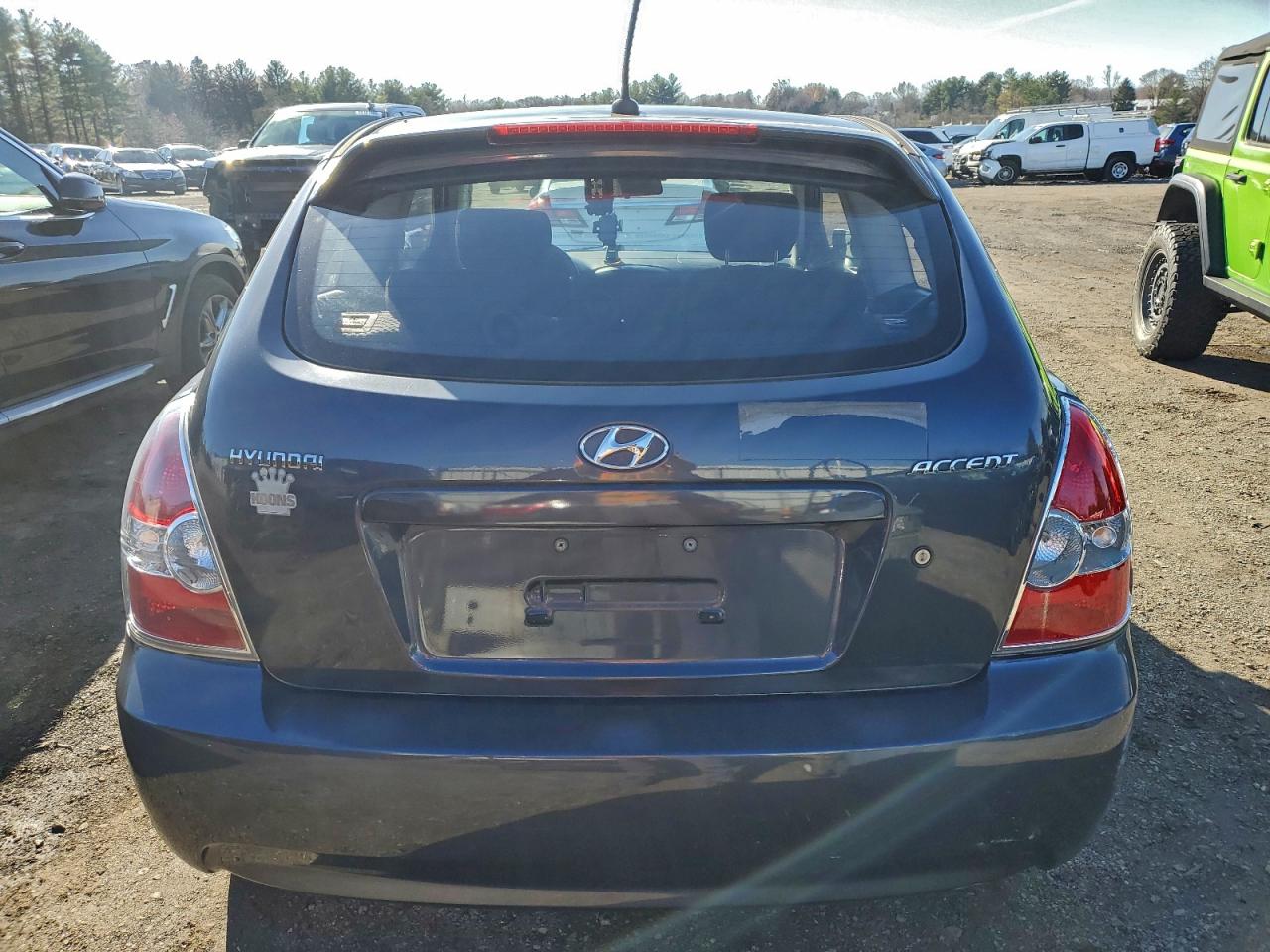 Hyundai ACCENT Gs Image 2