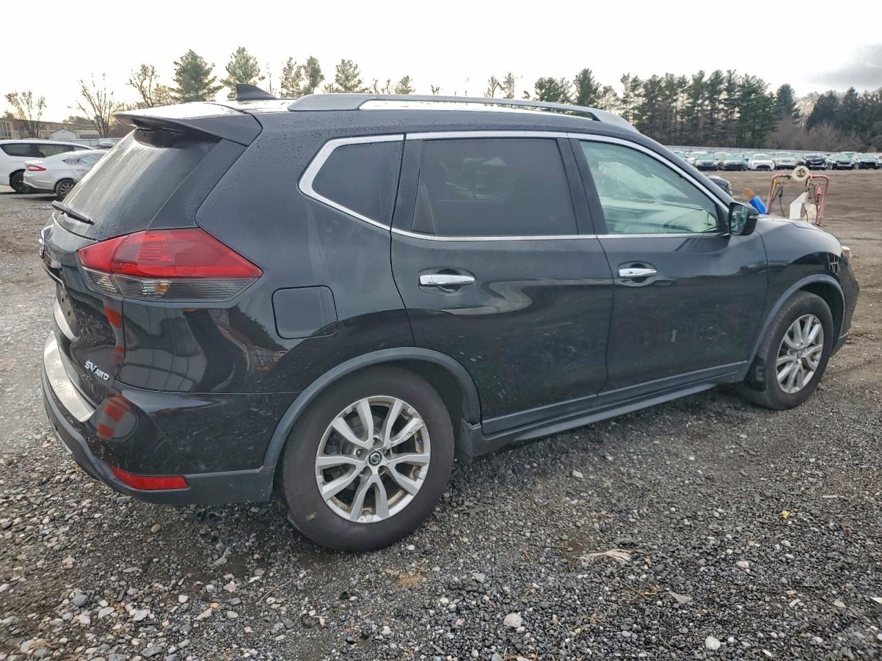 Nissan Rogue S Image 2