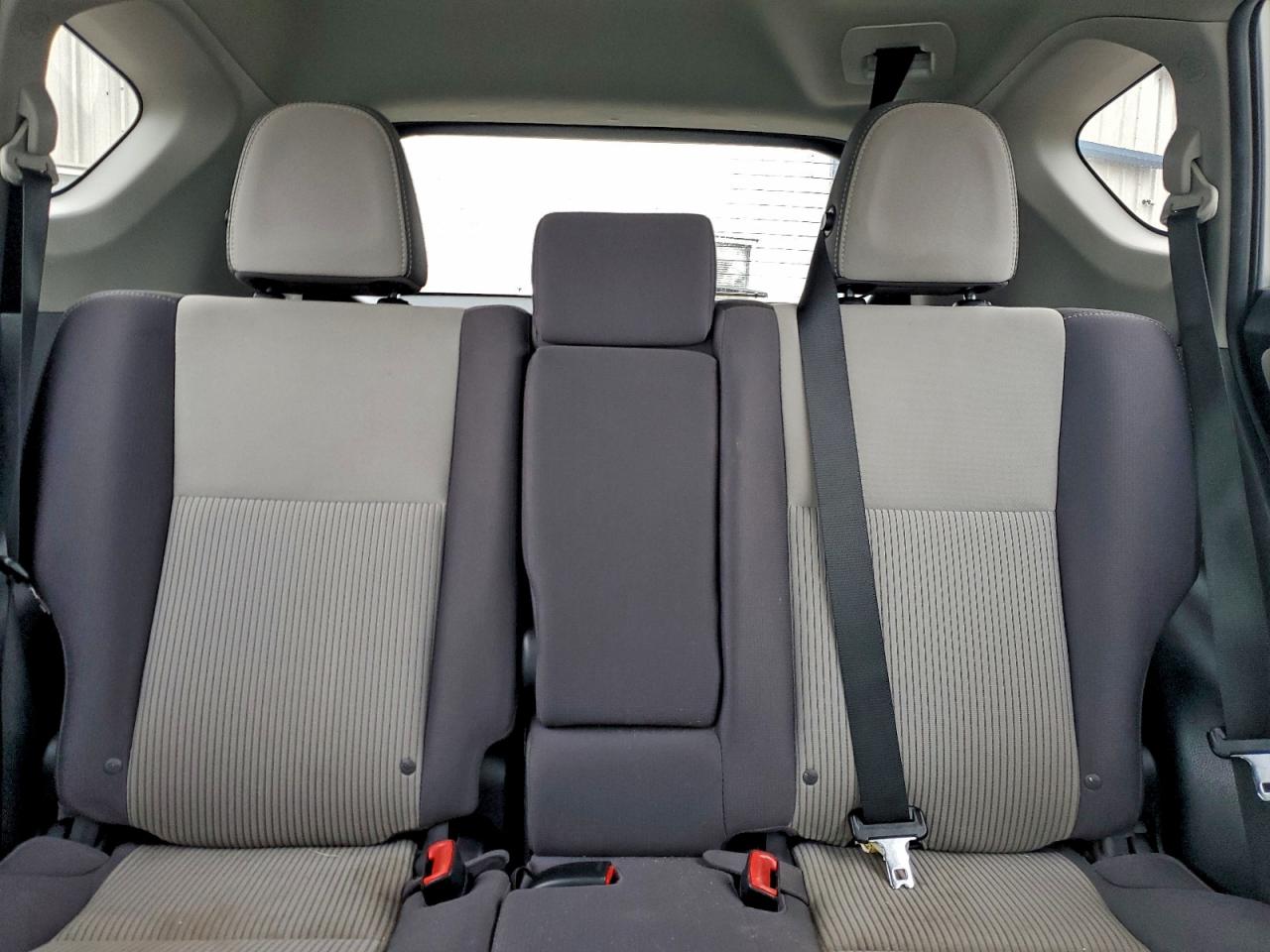 Toyota RAV4 Xle Image 8