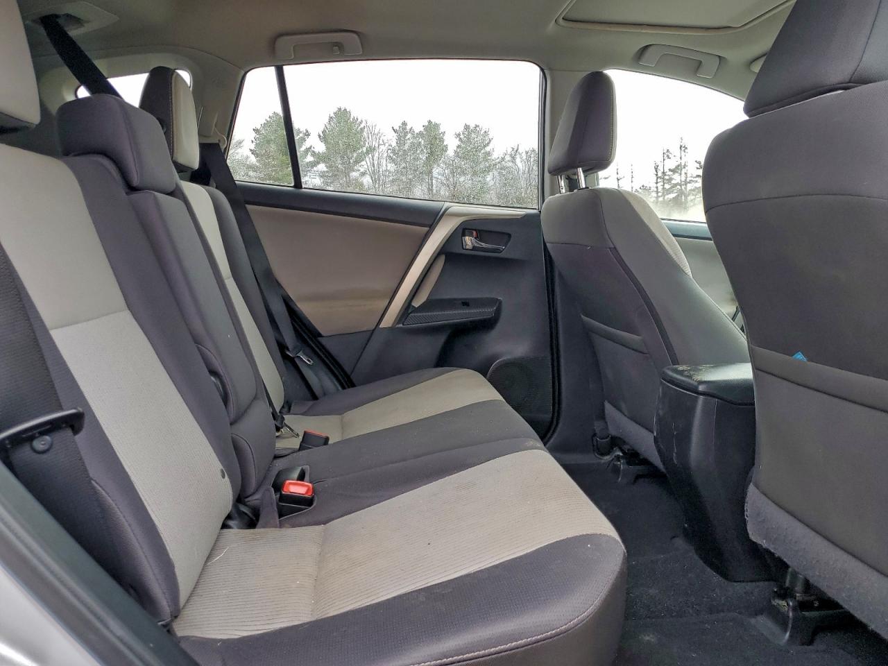 Toyota RAV4 Xle Image 7