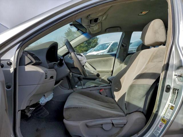 Toyota Camry Base Image 11