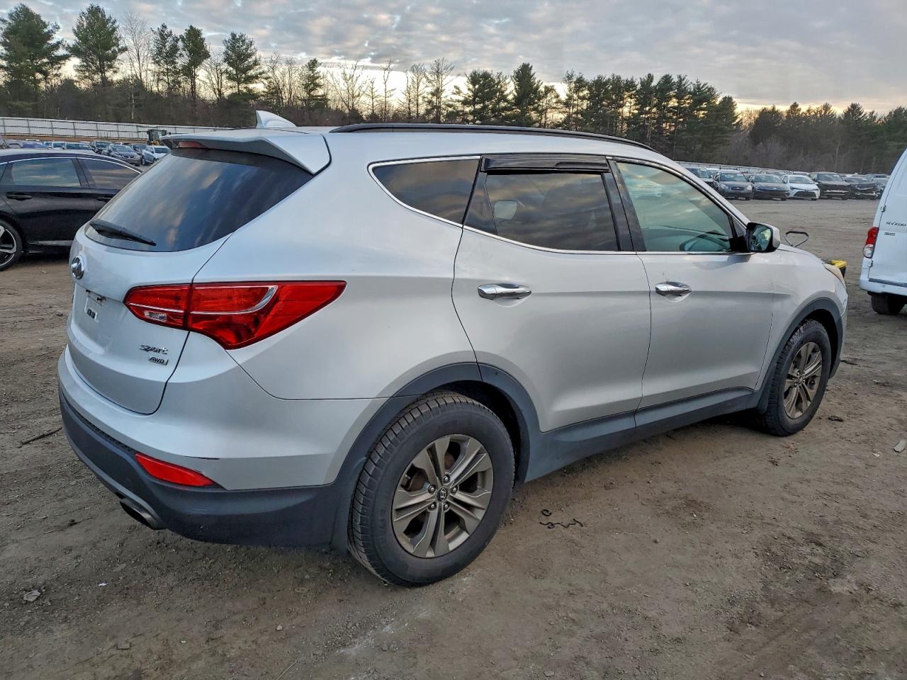Hyundai SANTA FE Image 9