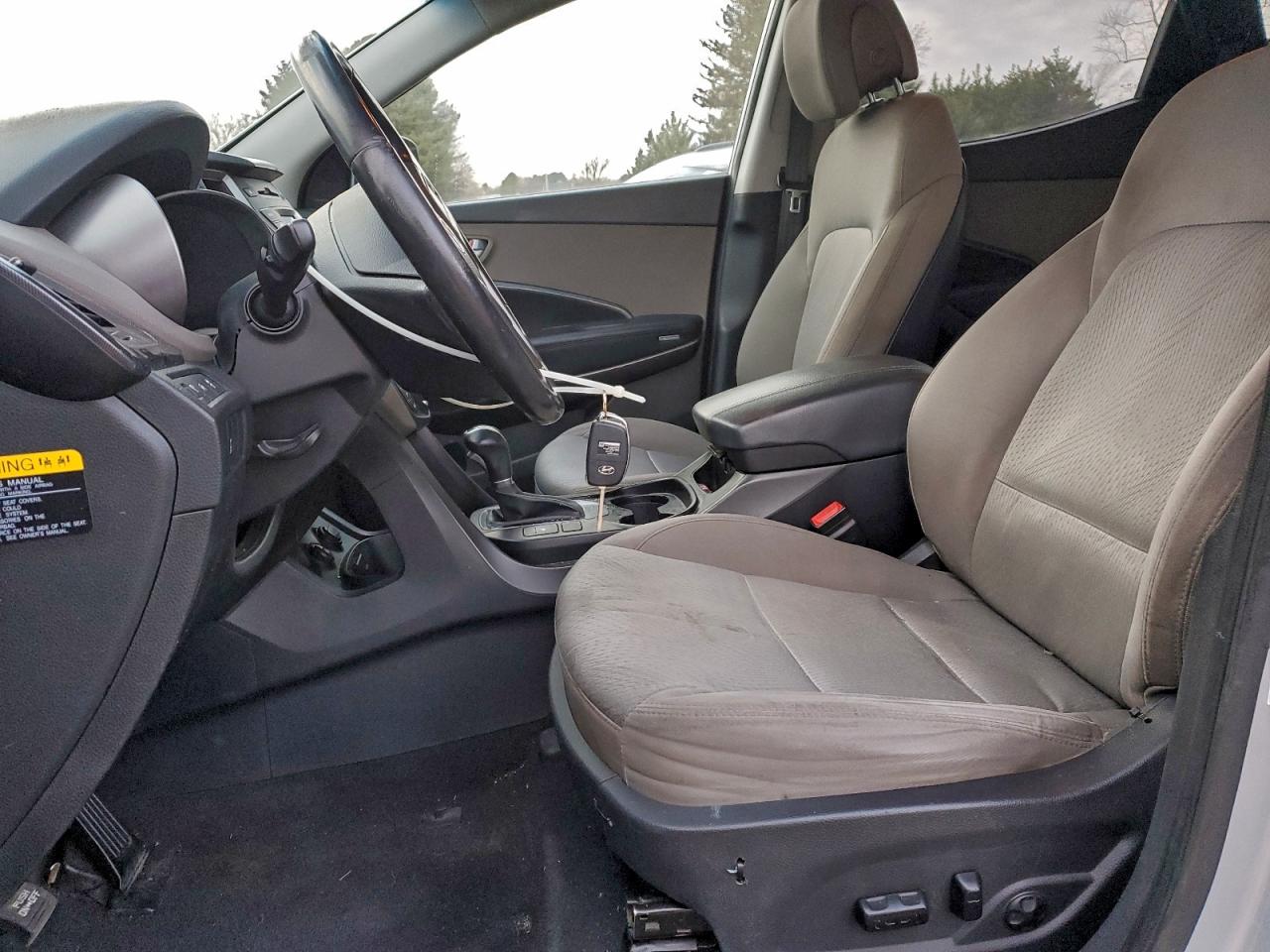 Hyundai SANTA FE Image 4