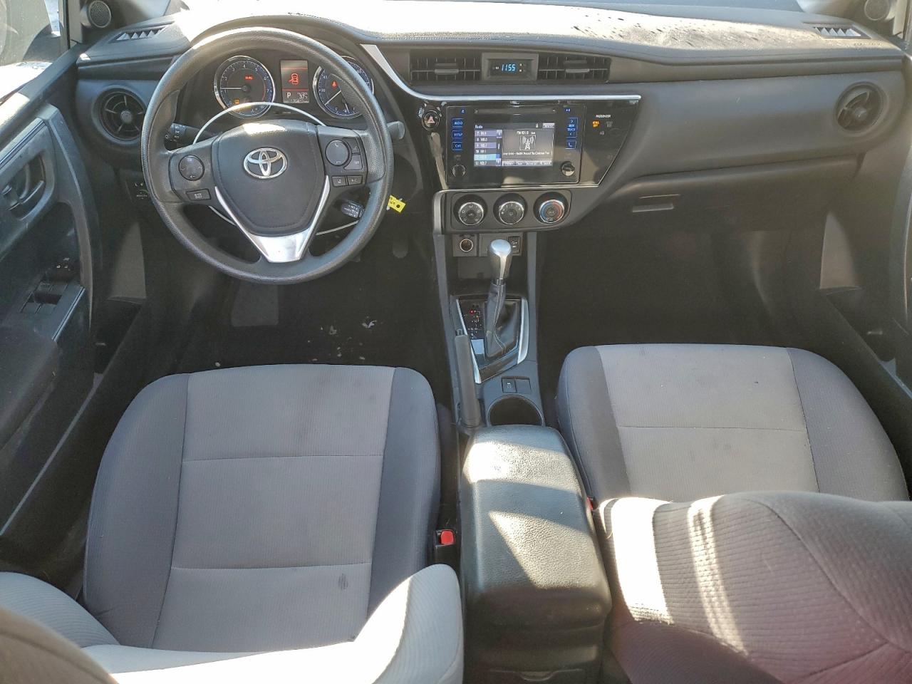 Toyota Corolla L Image 12
