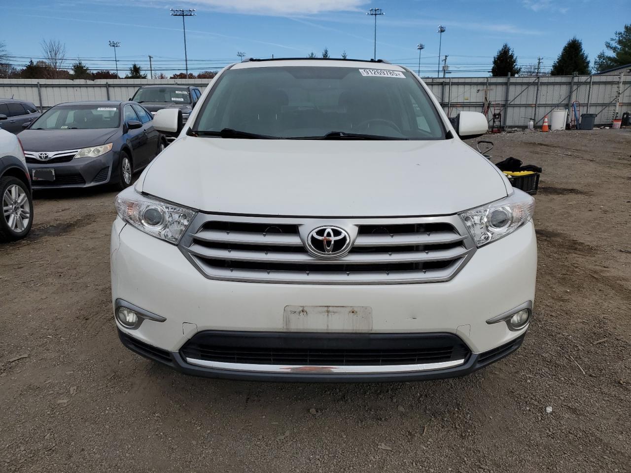 Toyota Highlander Base Image 7