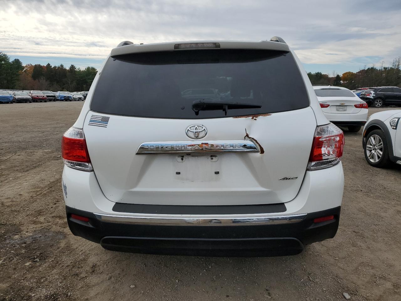 Toyota Highlander Base Image 4