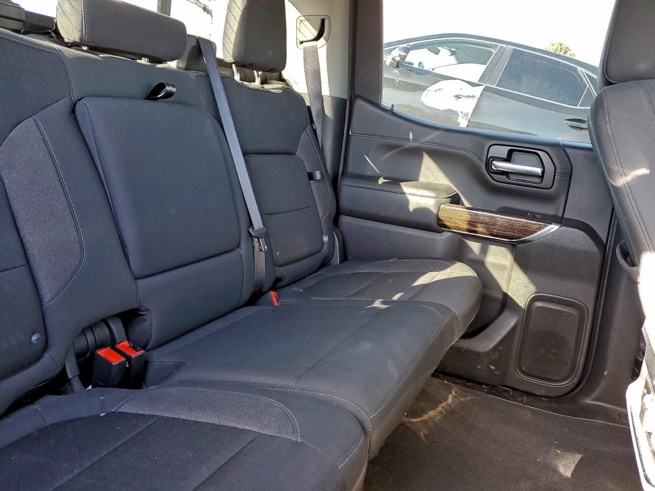 GMC Sierra K1500 Elevation Image 3