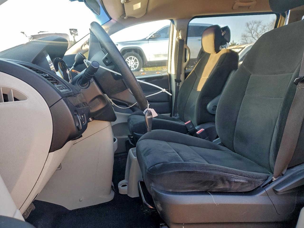 Dodge Caravan Se Image 10