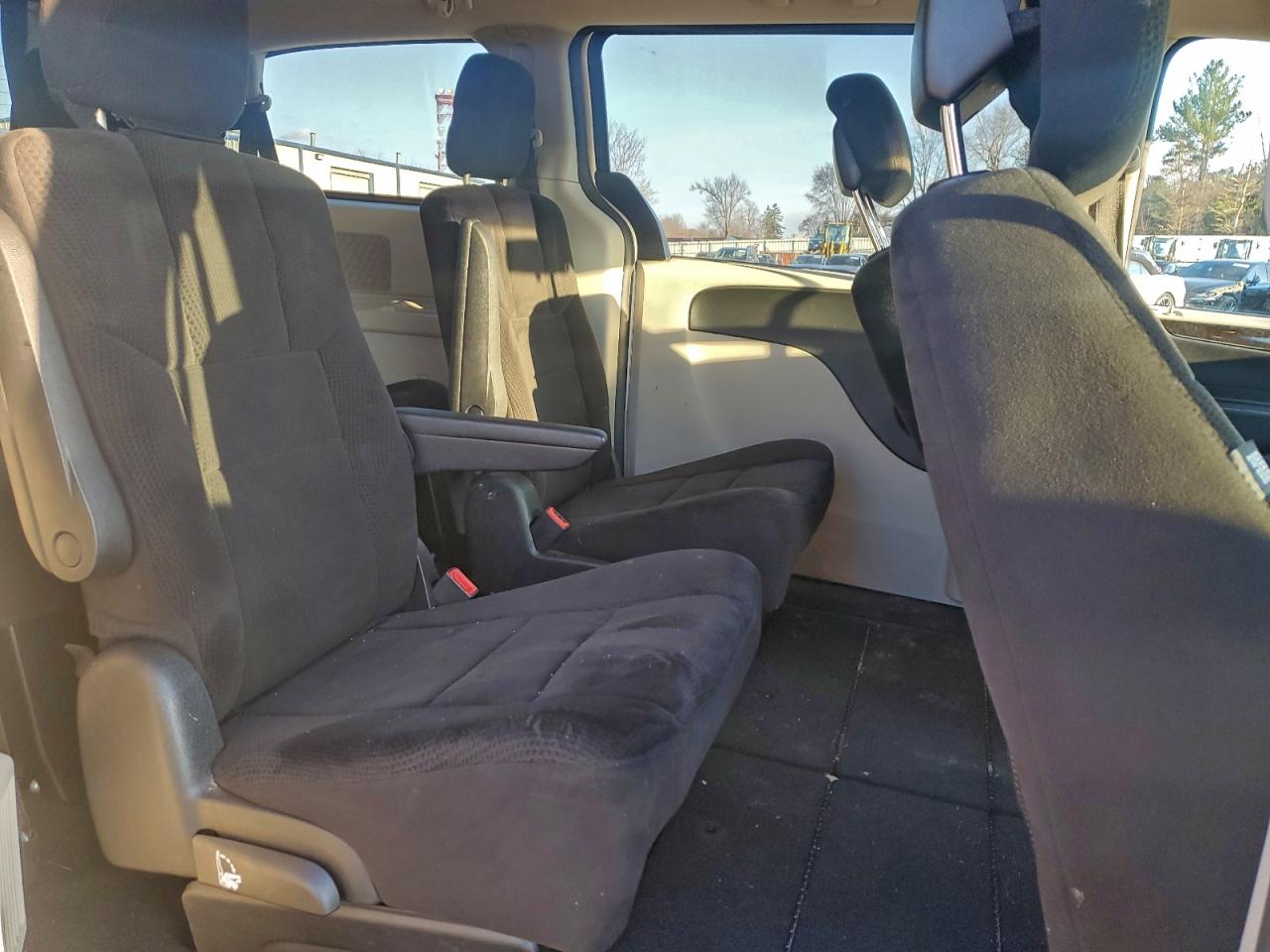 Dodge Caravan Se Image 8