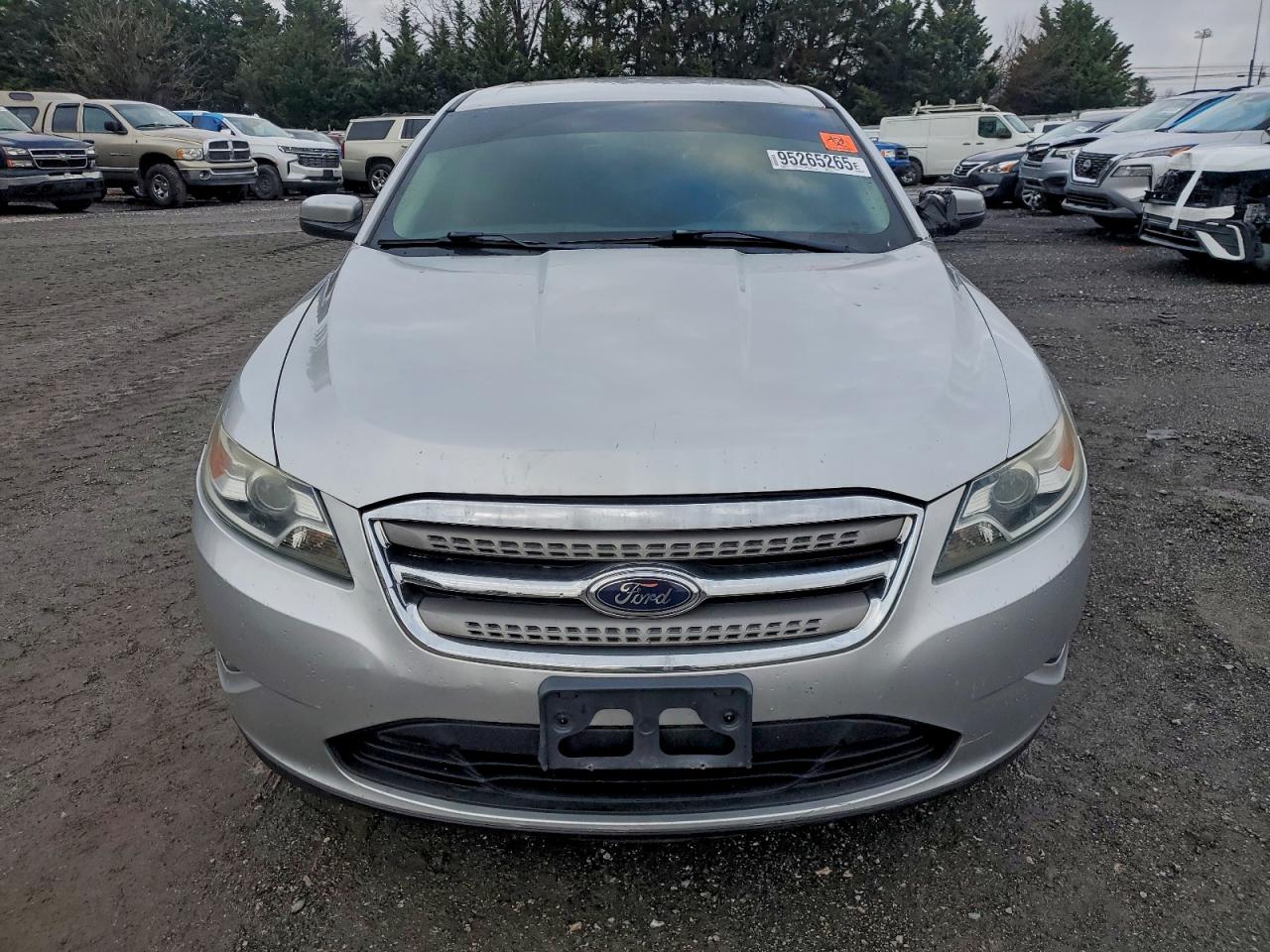Ford Taurus Sel Image 12
