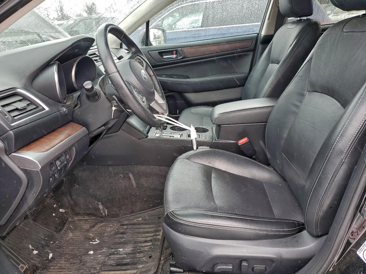 Subaru Outback 2.5i Limited Image 2