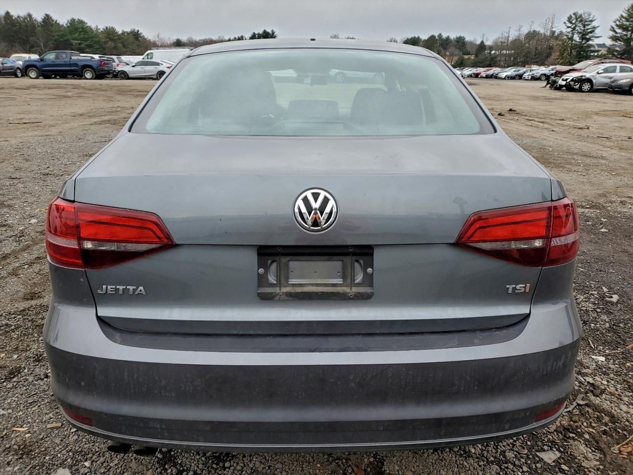 Volkswagen Jetta S Image 2