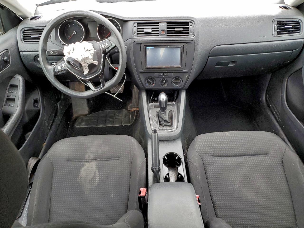 Volkswagen Jetta S Image 4