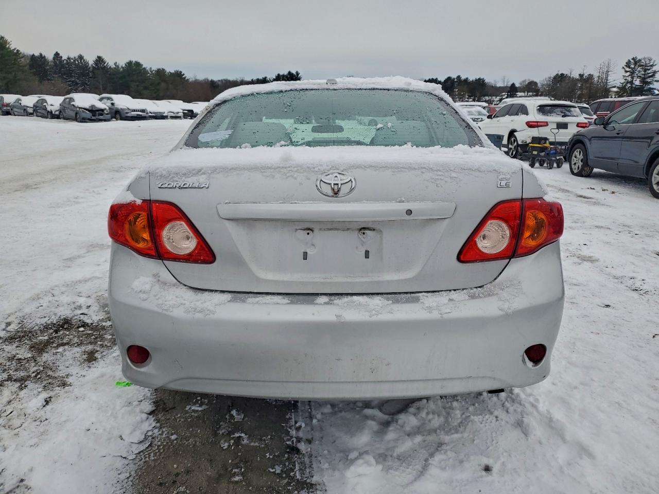 Toyota Corolla Base Image 2