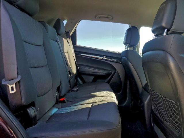 Kia Sorento Base Image 8