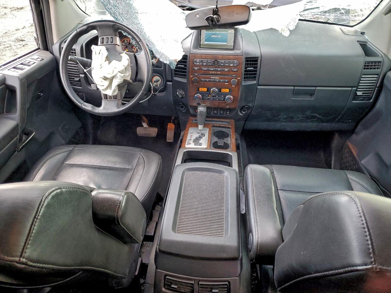 Nissan Titan Xe Image 10