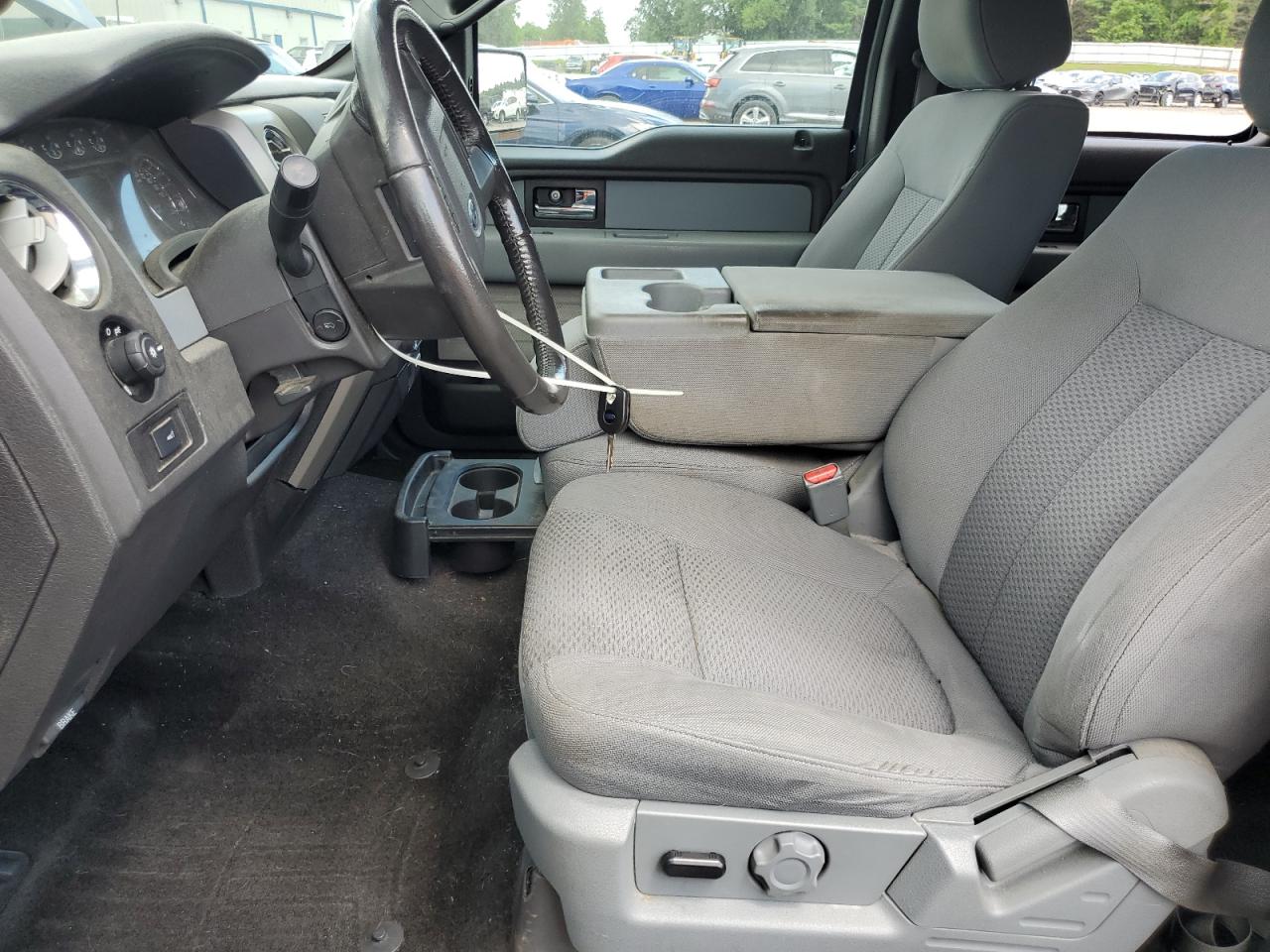 Ford F-150 Supercrew Image 6