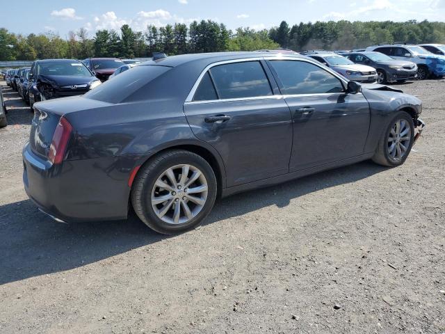 Chrysler 300 Limited Image 4